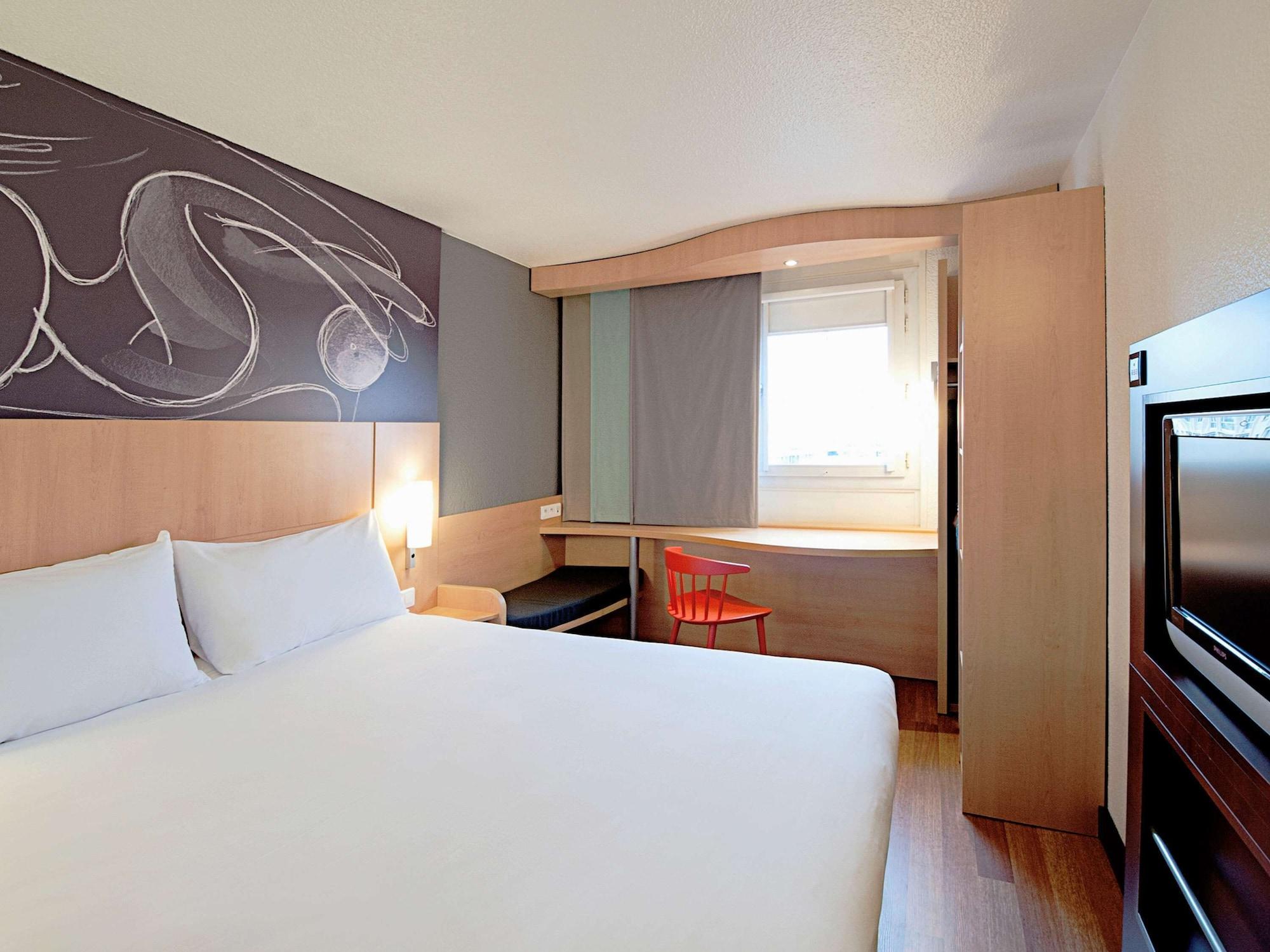 Hotel Ibis Montpellier Sud Esterno foto