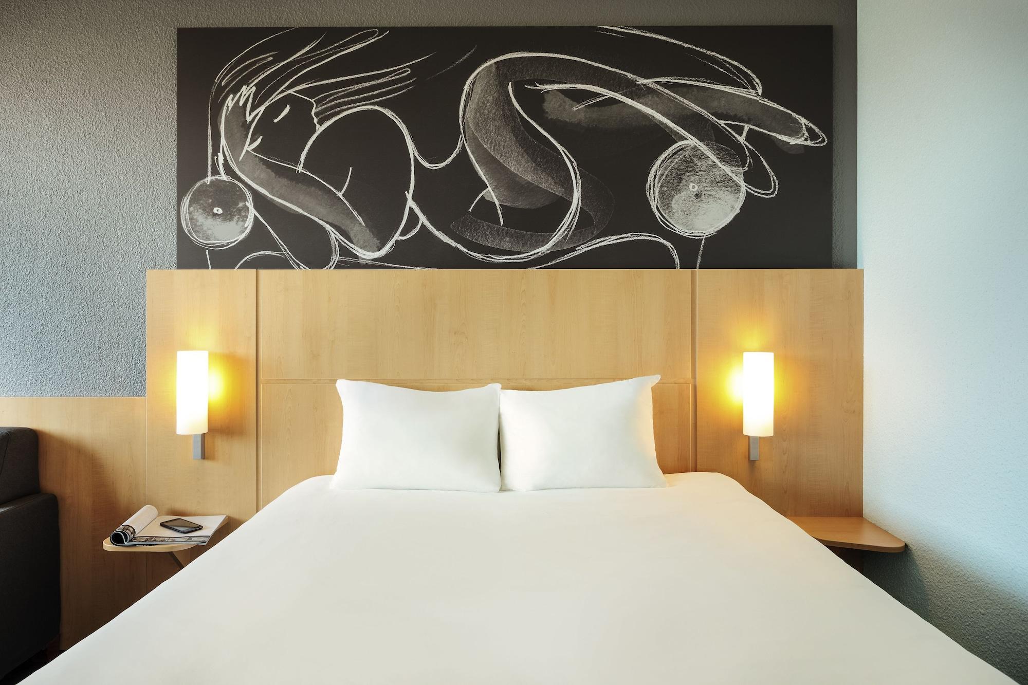 Hotel Ibis Montpellier Sud Esterno foto